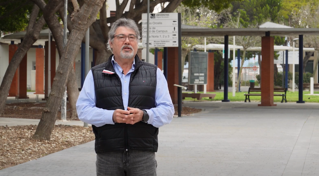 José Antonio Flores presenta la asignatura Proyectos de Instalaciones de Almacenamiento del Máster en la UMH